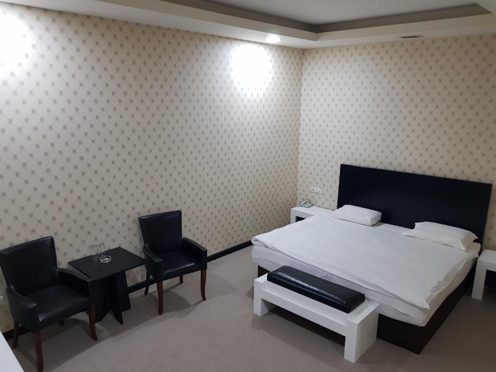 Cinema Plaza Hotel Baku Exterior foto