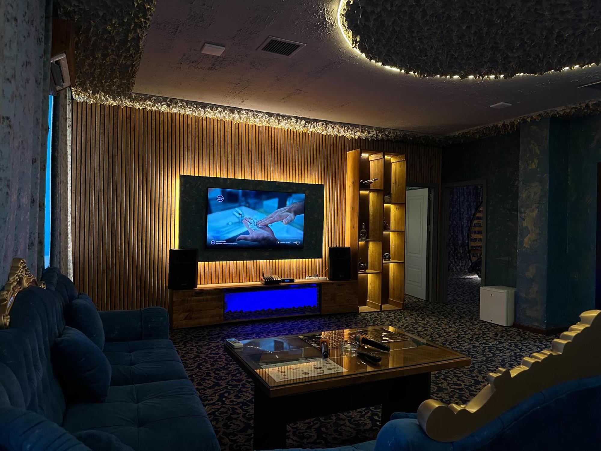 Cinema Plaza Hotel Baku Exterior foto